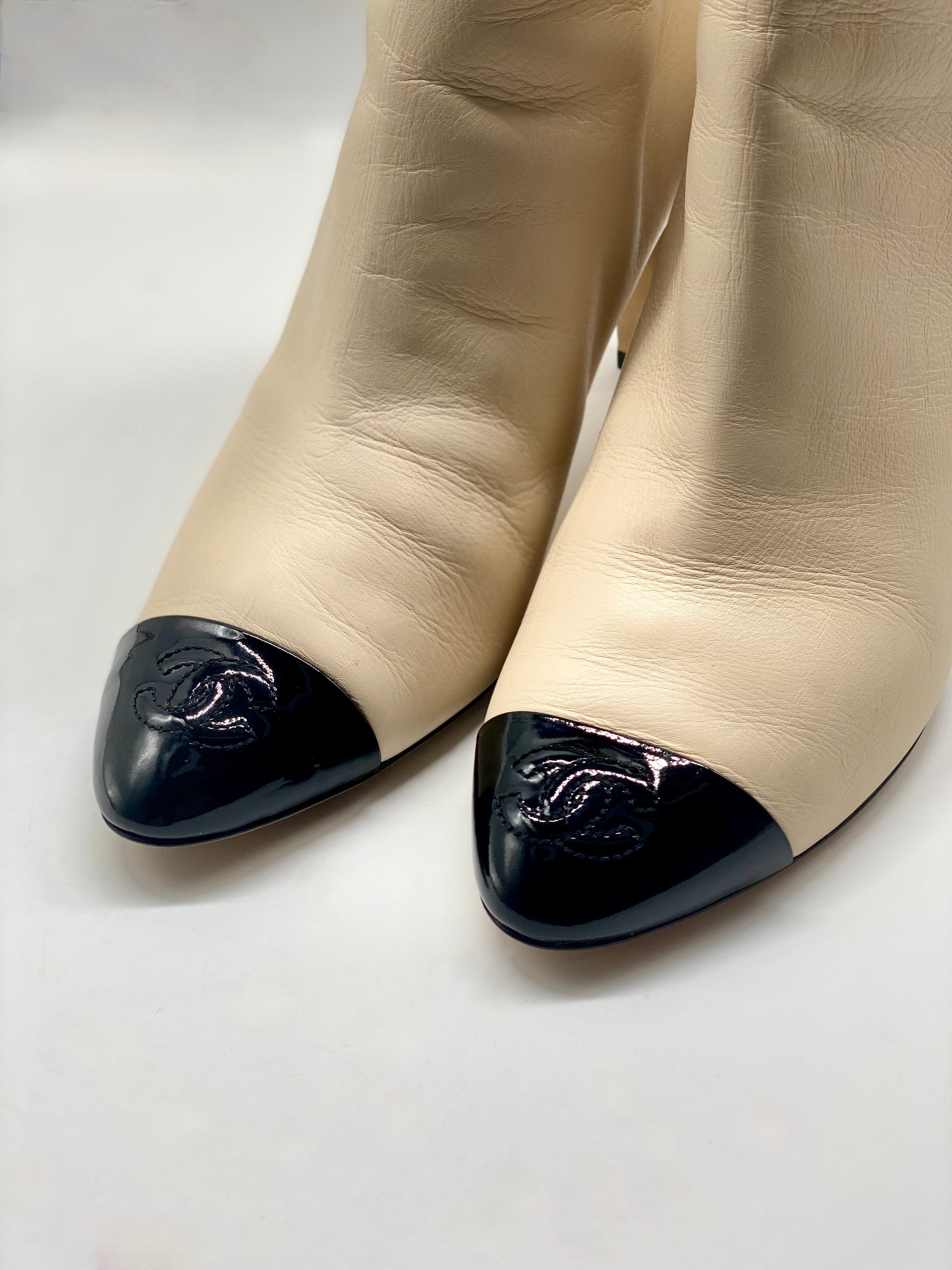 CHANEL #38036 Black Leather CC Cap Toe Heels (US 6.5 EU 36.5