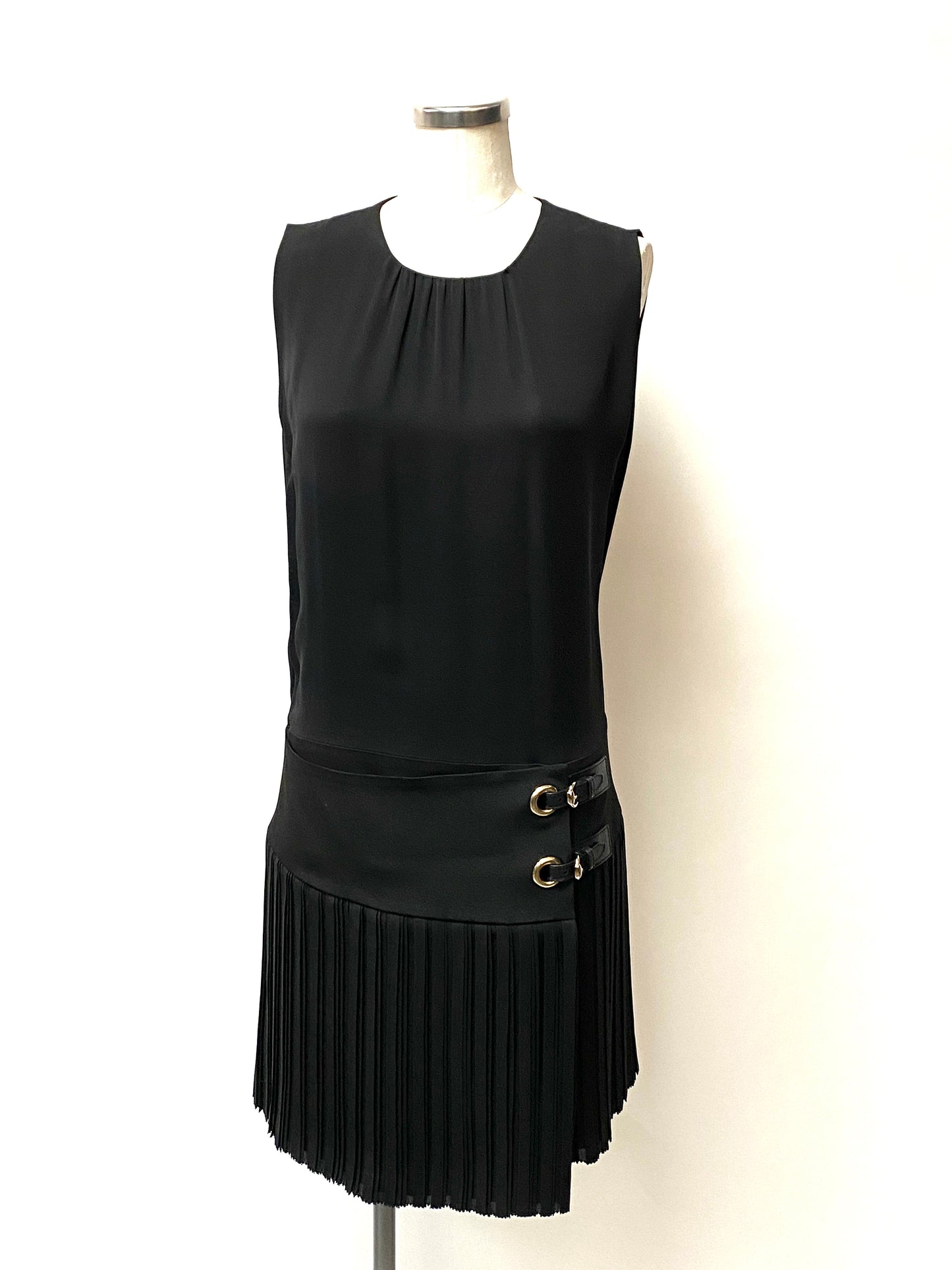 GUCCI Black Sleeveless Pleated Dress | Size 42